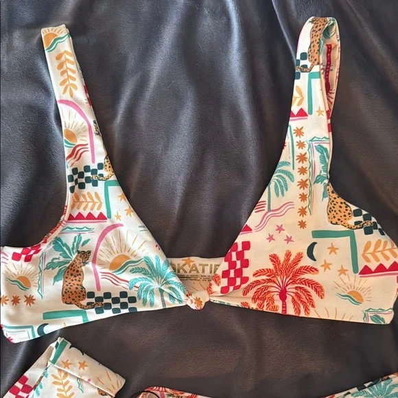 Skatie Tropical Print Bikini Set - Picture 4 of 4